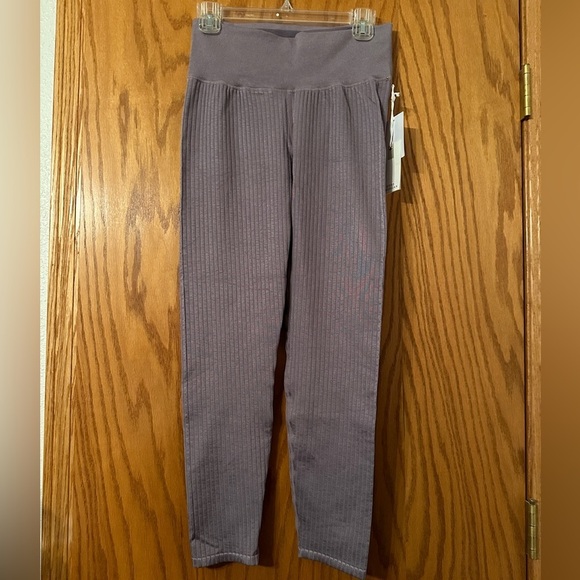 Good American Ribbed Ankle Leggings - NWT - Size 3/4 (L/XL) - Picture 3 of 14